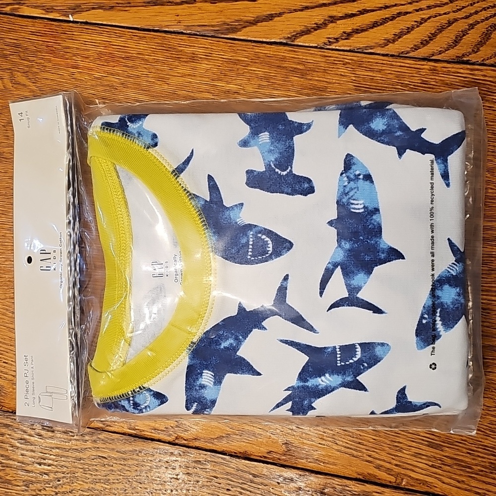 NWT GAP Organic Cotton Long Shark Print Pajamas, Size 14